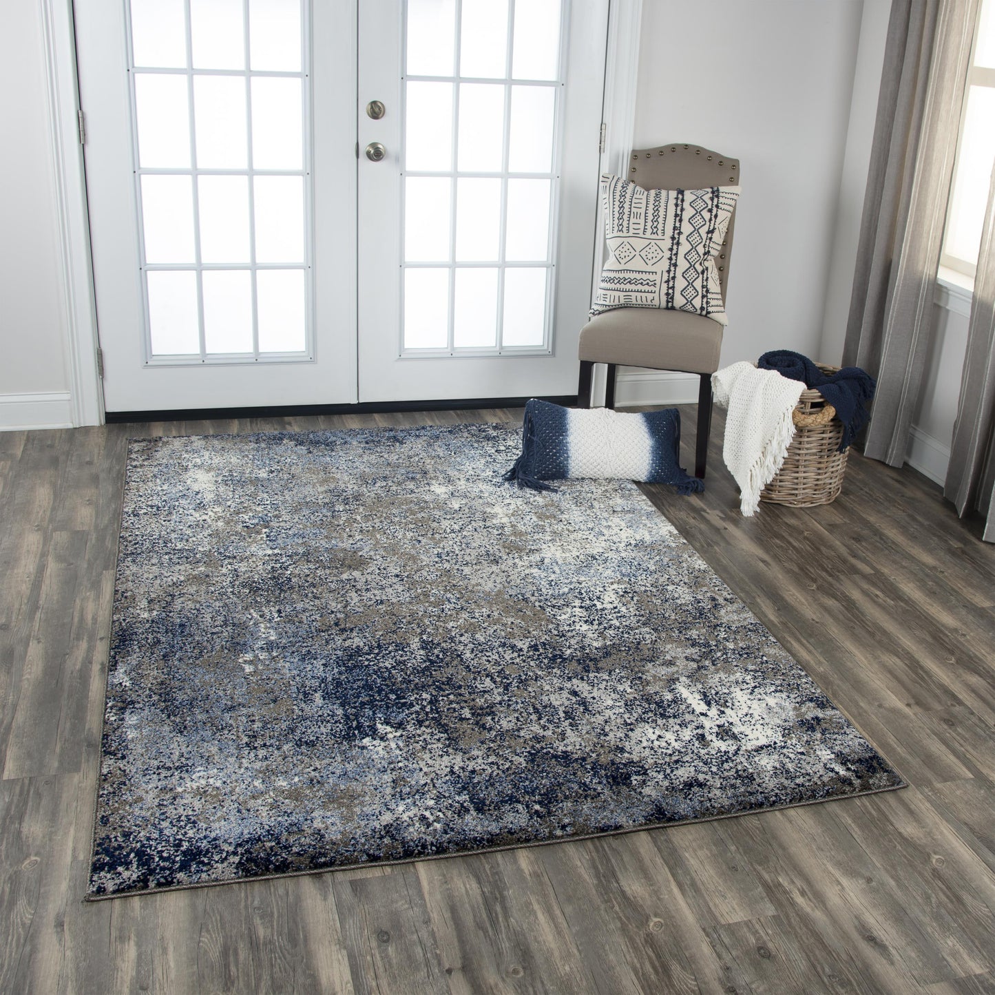 Valencia VCA104 Silver/Blue Machine-Made Rug - Rizzy
