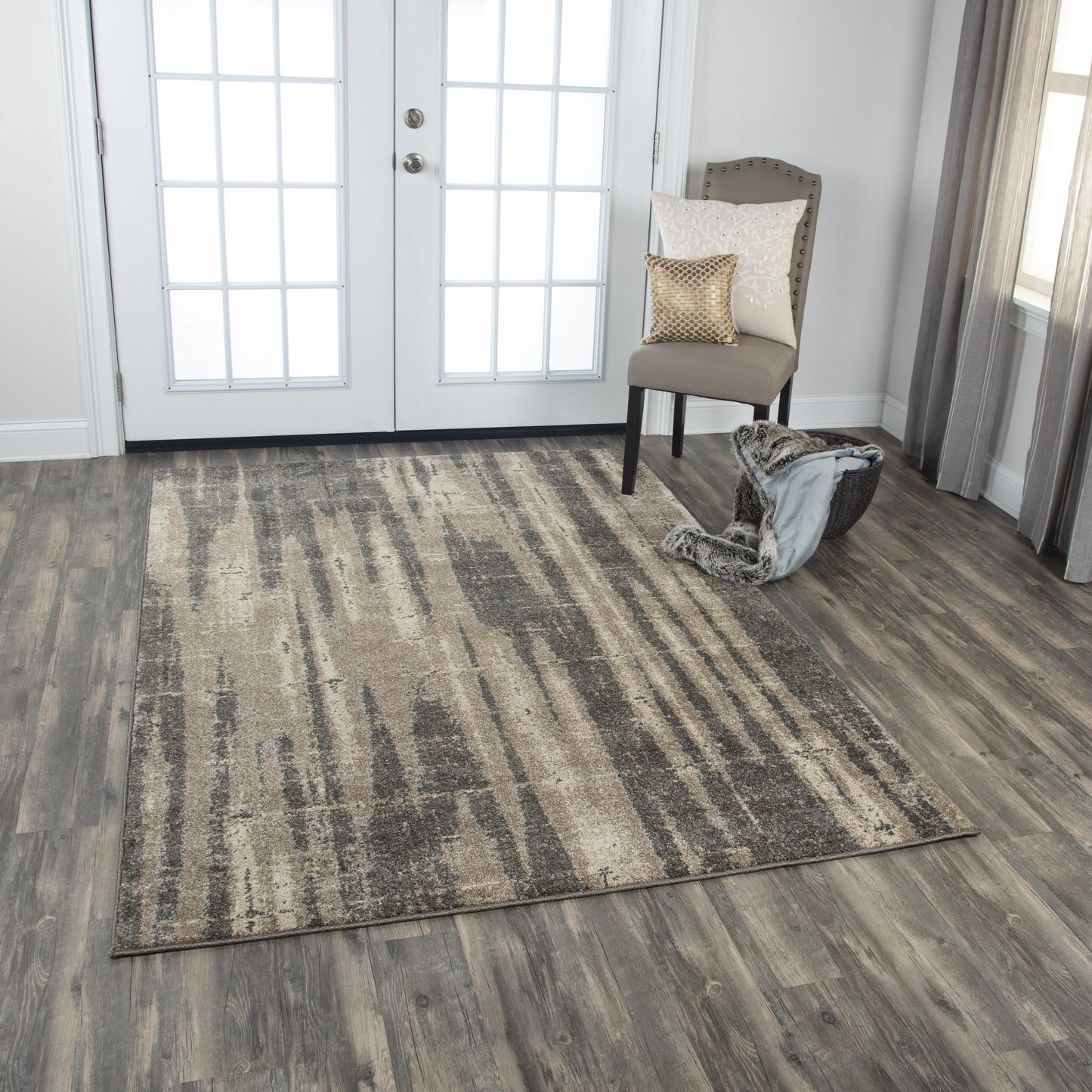 Valencia VCA105 Beige/Silver Machine-Made Rug - Rizzy