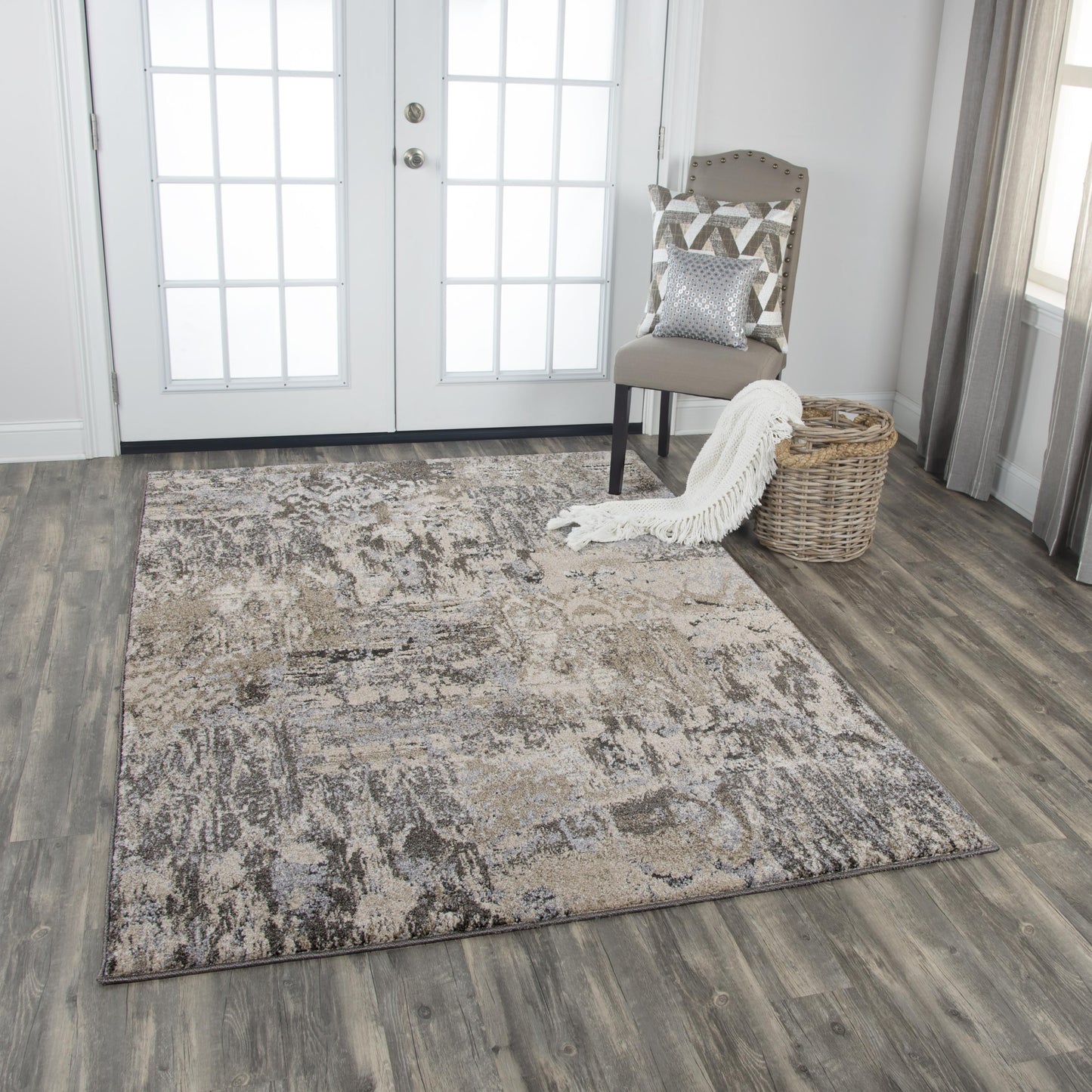 Valencia VCA106 Beige/Silver Machine-Made Rug - Rizzy