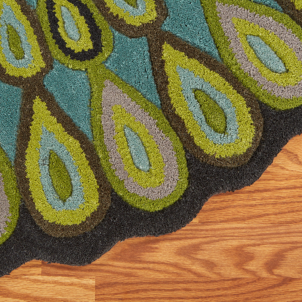 Traditional Peacock Indoor Area Rug - corner view