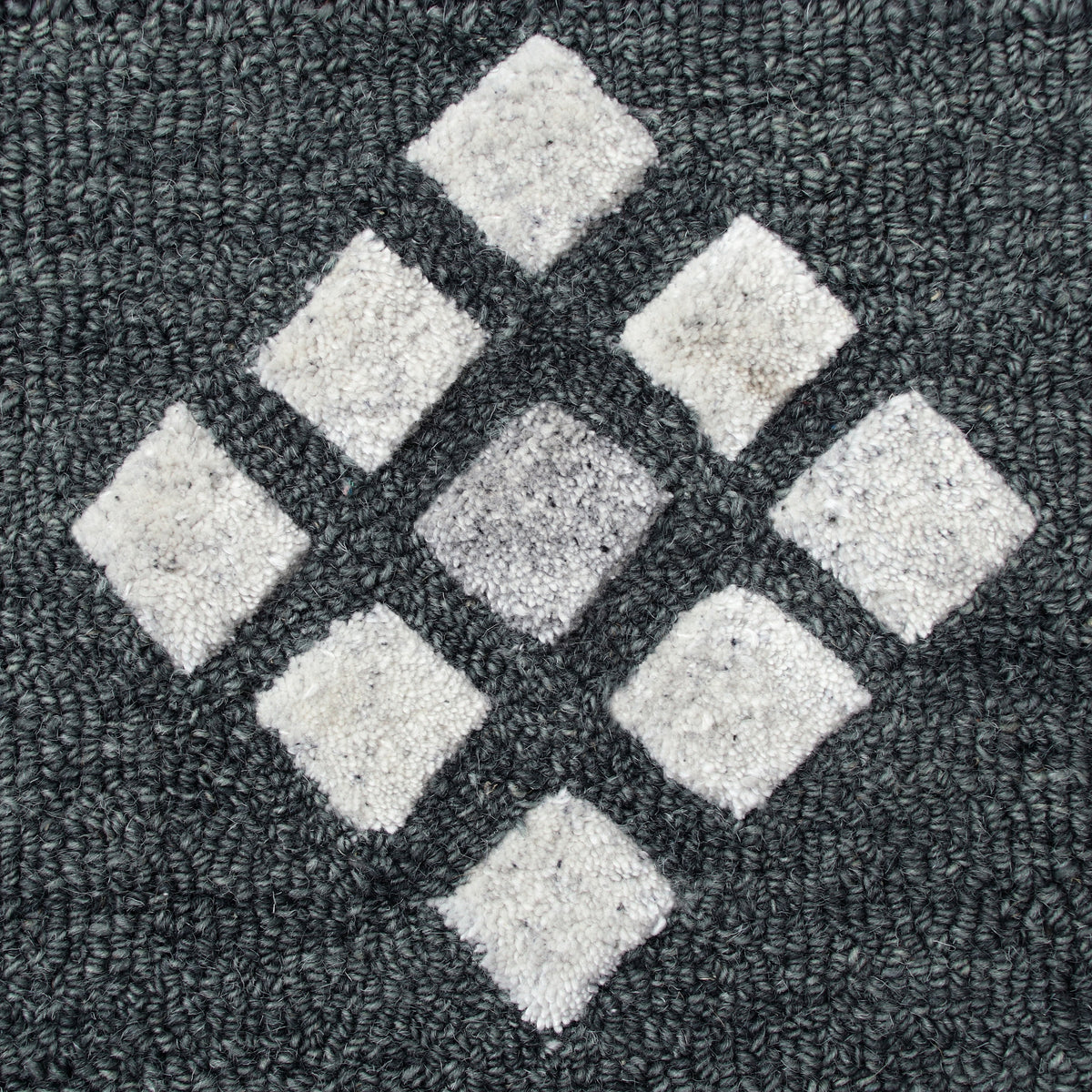 Evette Rios Vibrance Hand Tufted Charcoal Geometric/Bordered Area Rug - color swatch