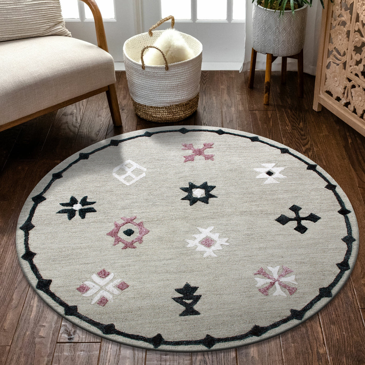Hand Tufted Gray Geometric Bordered Round Rug - lifestyle view