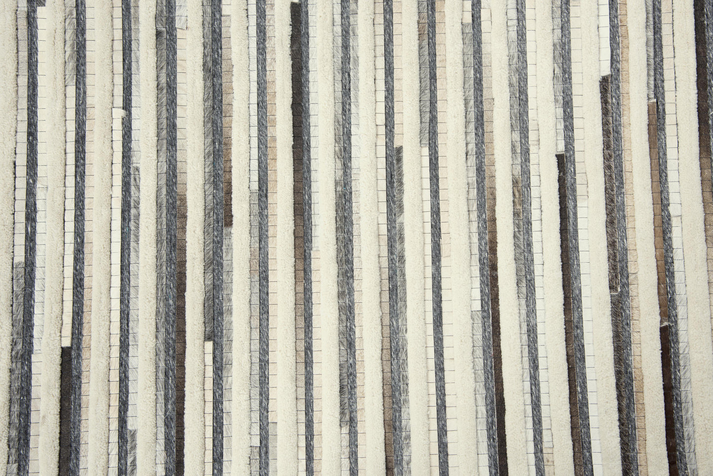 Wild Thing WDT106 Gray Hand-Woven Rug - Rizzy