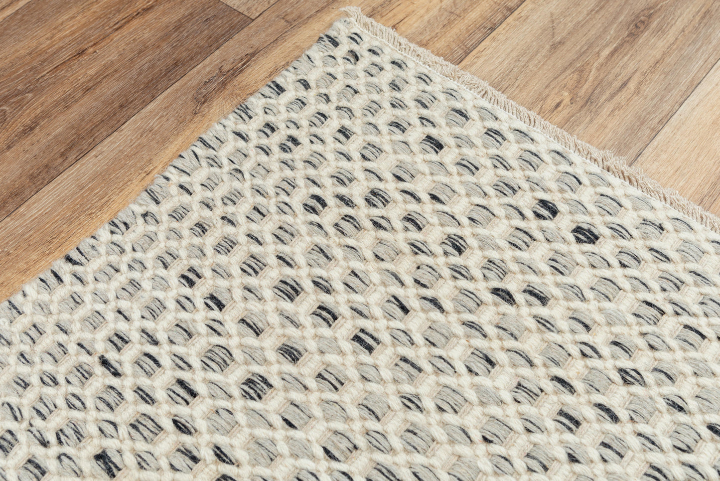 Windsor WIN101 Gray Hand Woven Rug - Rizzy