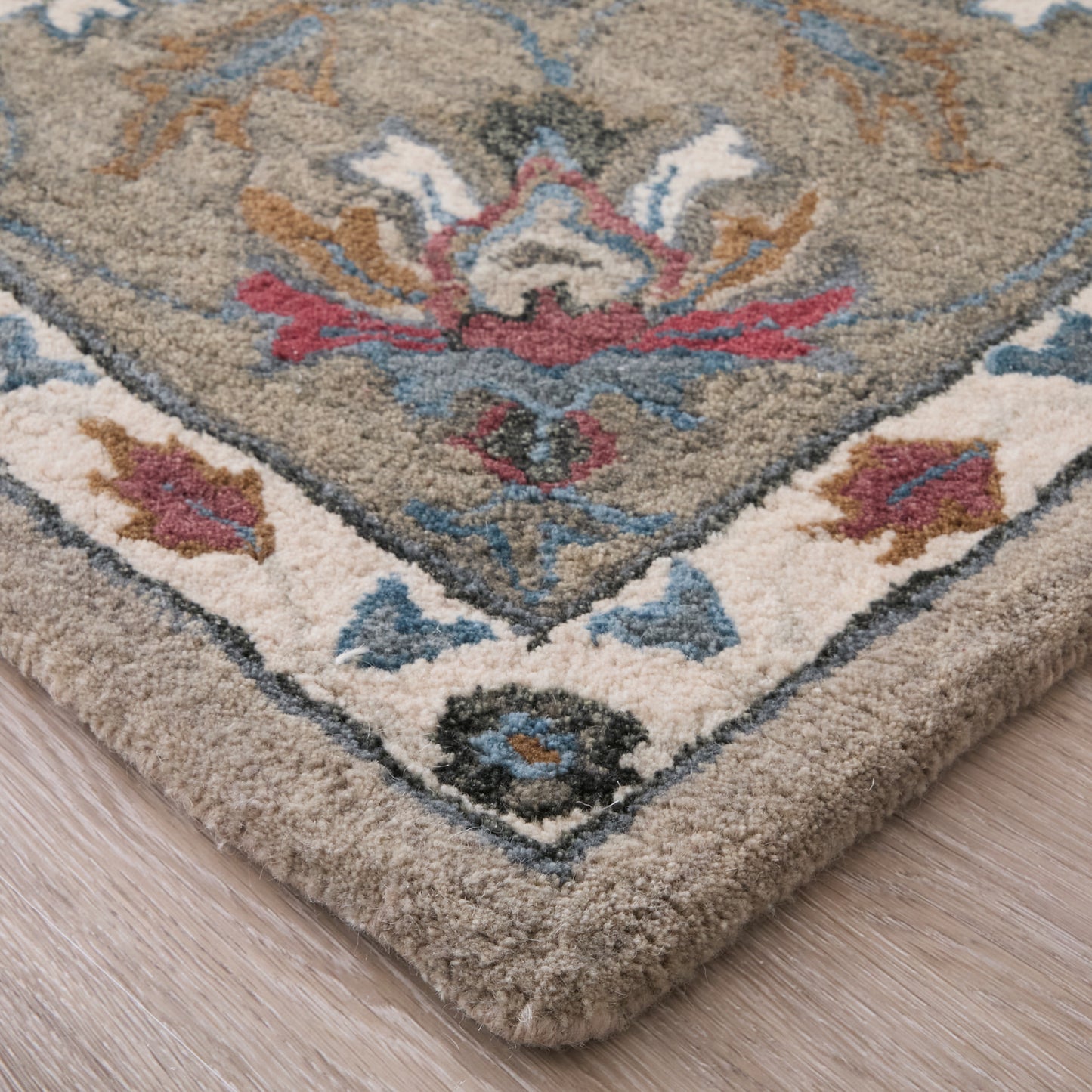 Rylan Transitional/Vintage/Casual Ivory/Taupe/Blue Area Rug
