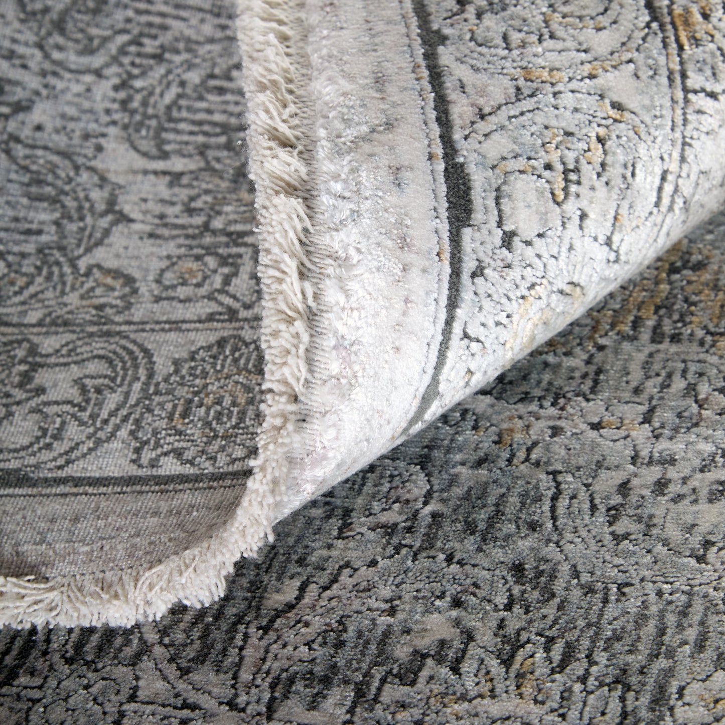 Sarrant Transitional/Farmhouse/Casual Gray/Silver/Tan Area Rug