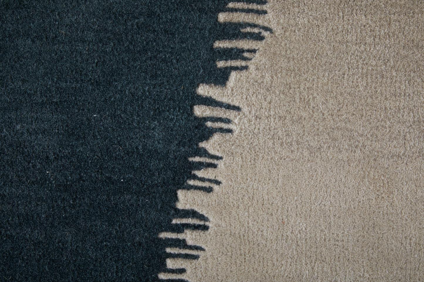 Katya Modern/Casual/Industrial Taupe/Blue/Tan Accent Rug