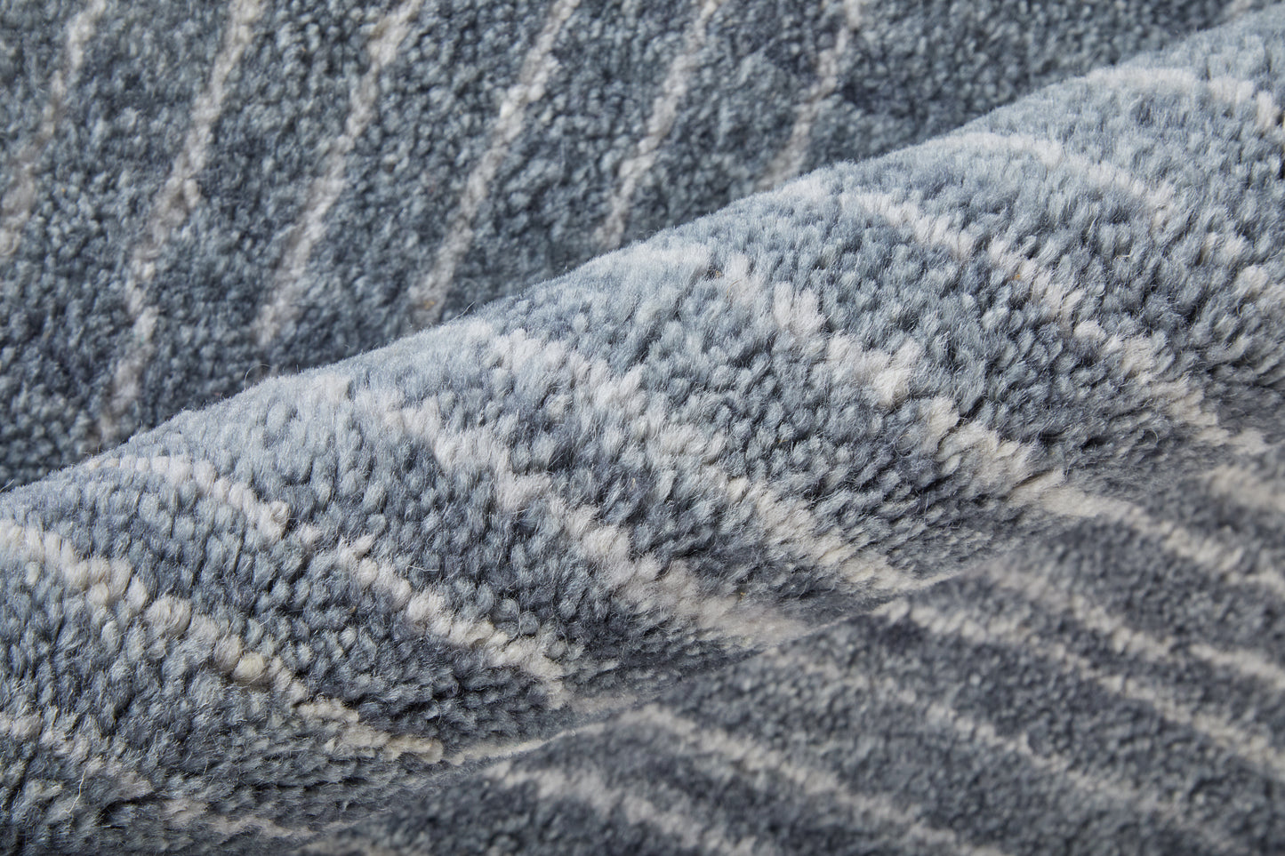Agape Modern/Bohemian & Eclectic Abstract/Geometric/Distressed Gray/Ivory - Feizy Rug
