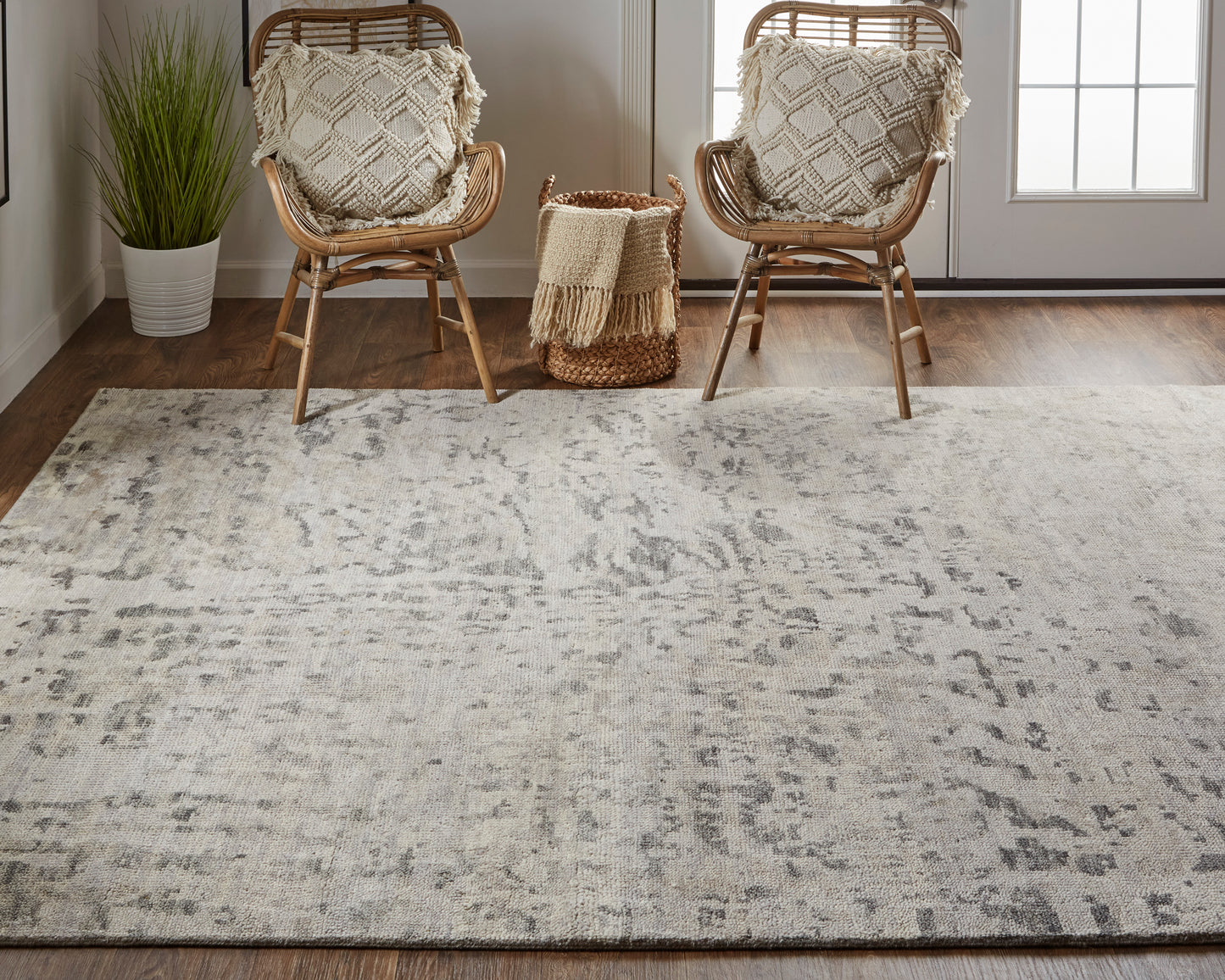 Wyman Transitional/Casual Abstract/Distressed Ivory/Gray - Feizy Rug
