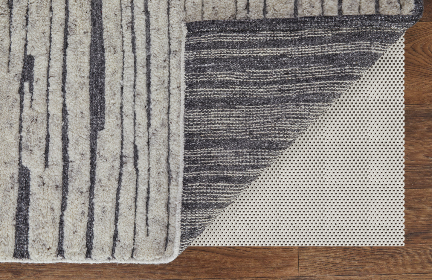 Broadfield Modern/Scandinavian/Casual Ivory Accent Rug