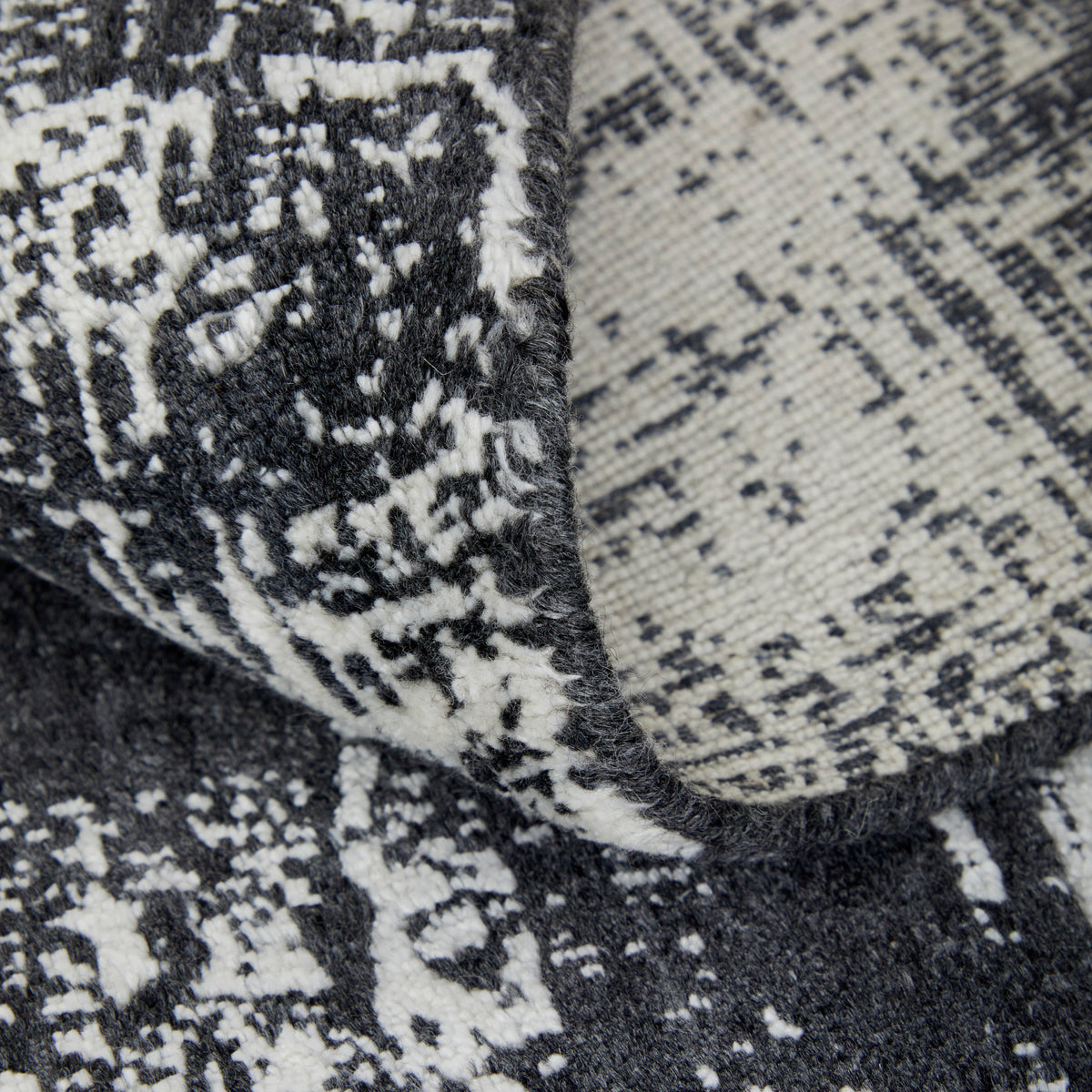 Coda Modern/Industrial/Global Abstract/Watercolor Black/White 8929 - Feizy Rug