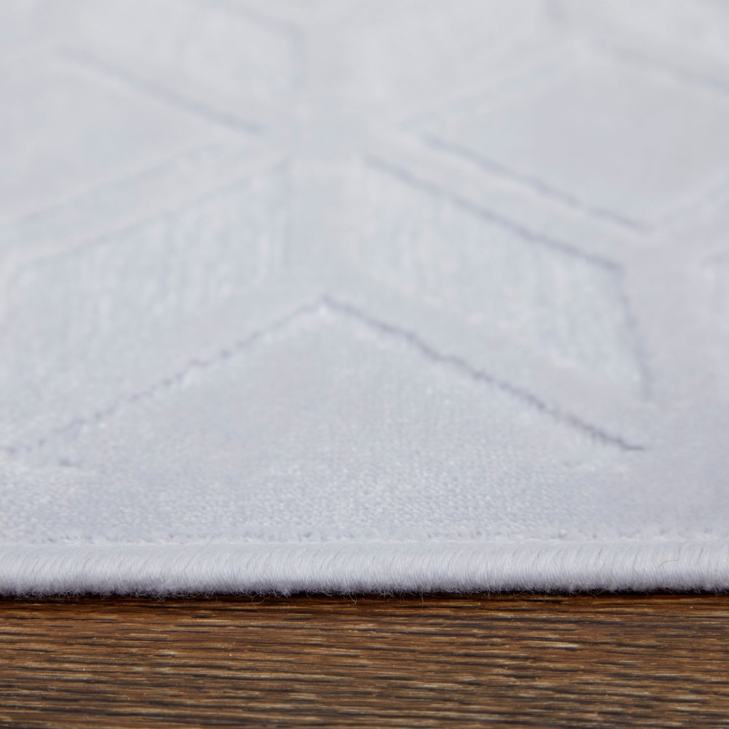 Saphir Mira Modern/Mid-Century Modern Geometric/Solid White - Feizy Rug