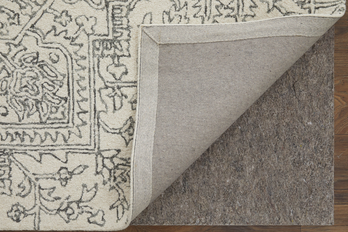 Belfort Transitional/Vintage/Classic White/Gray Area Rug