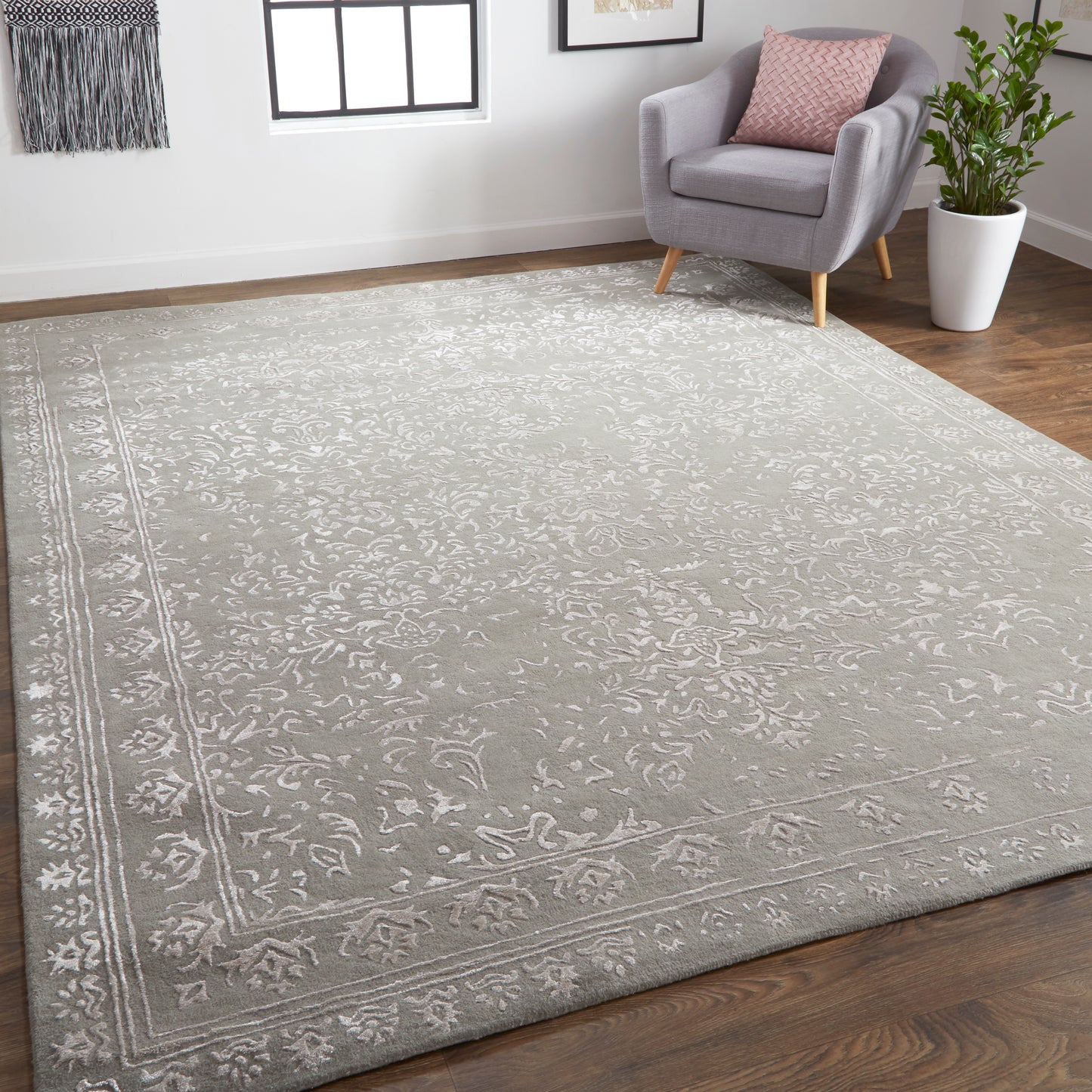 Bella Transitional/Bohemian & Eclectic/Casual Oriental/Bordered/Floral & Botanical Gray/Taupe/Silver - Feizy Rug