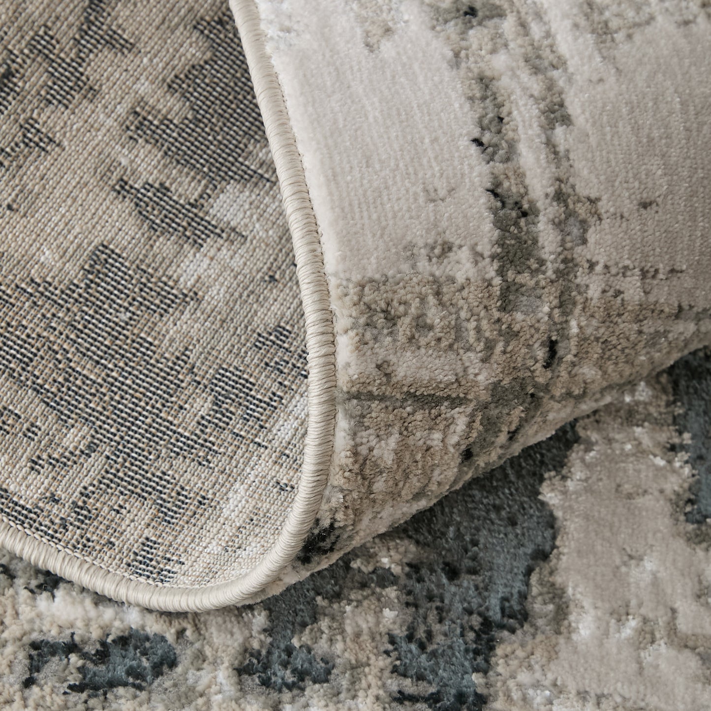 Micah Modern/Industrial Black/White/Gray Accent Rug