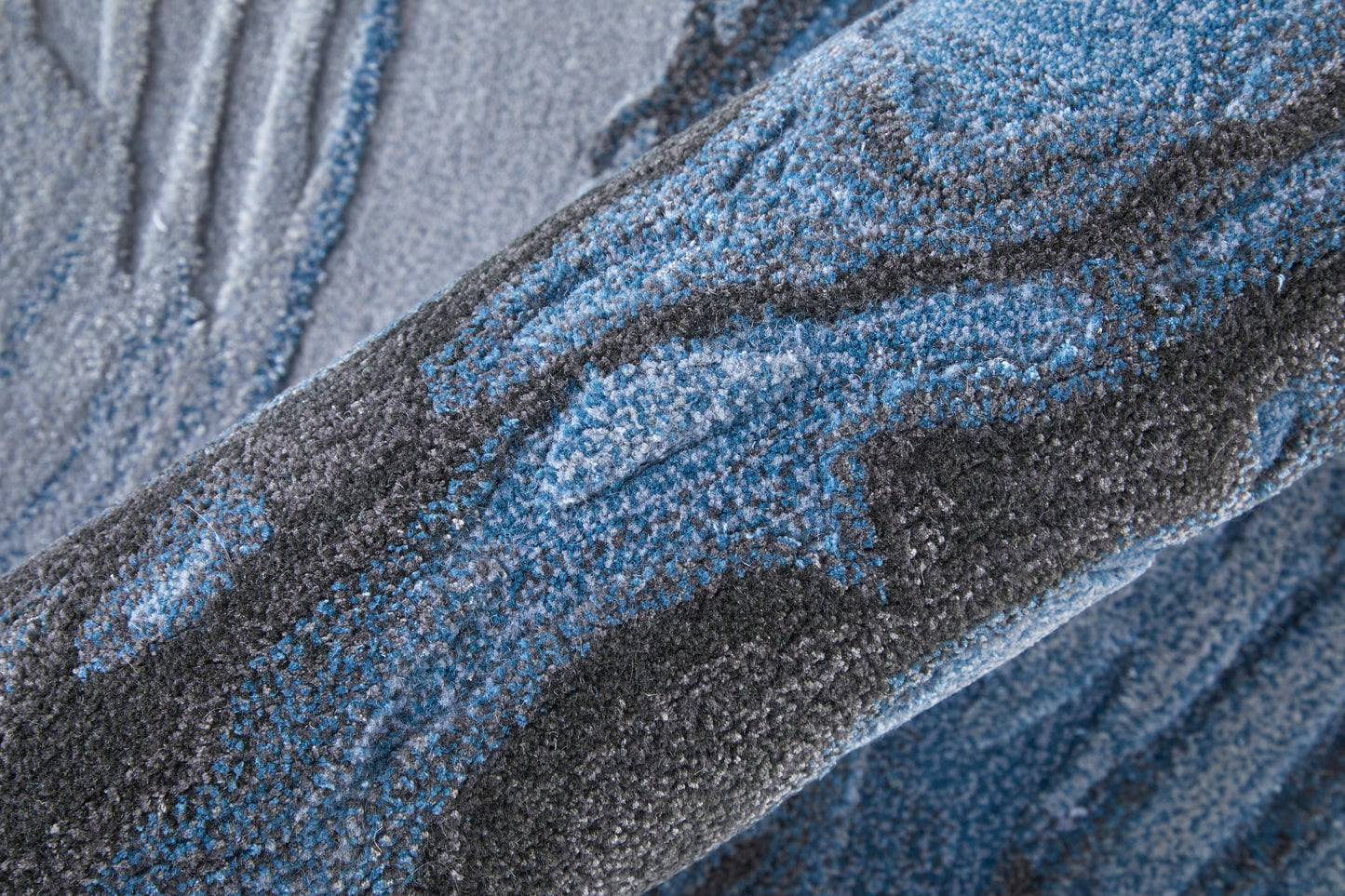 Kawai Modern/Nautical & Coastal/Bohemian & Eclectic Blue/Black/Gray Accent Rug