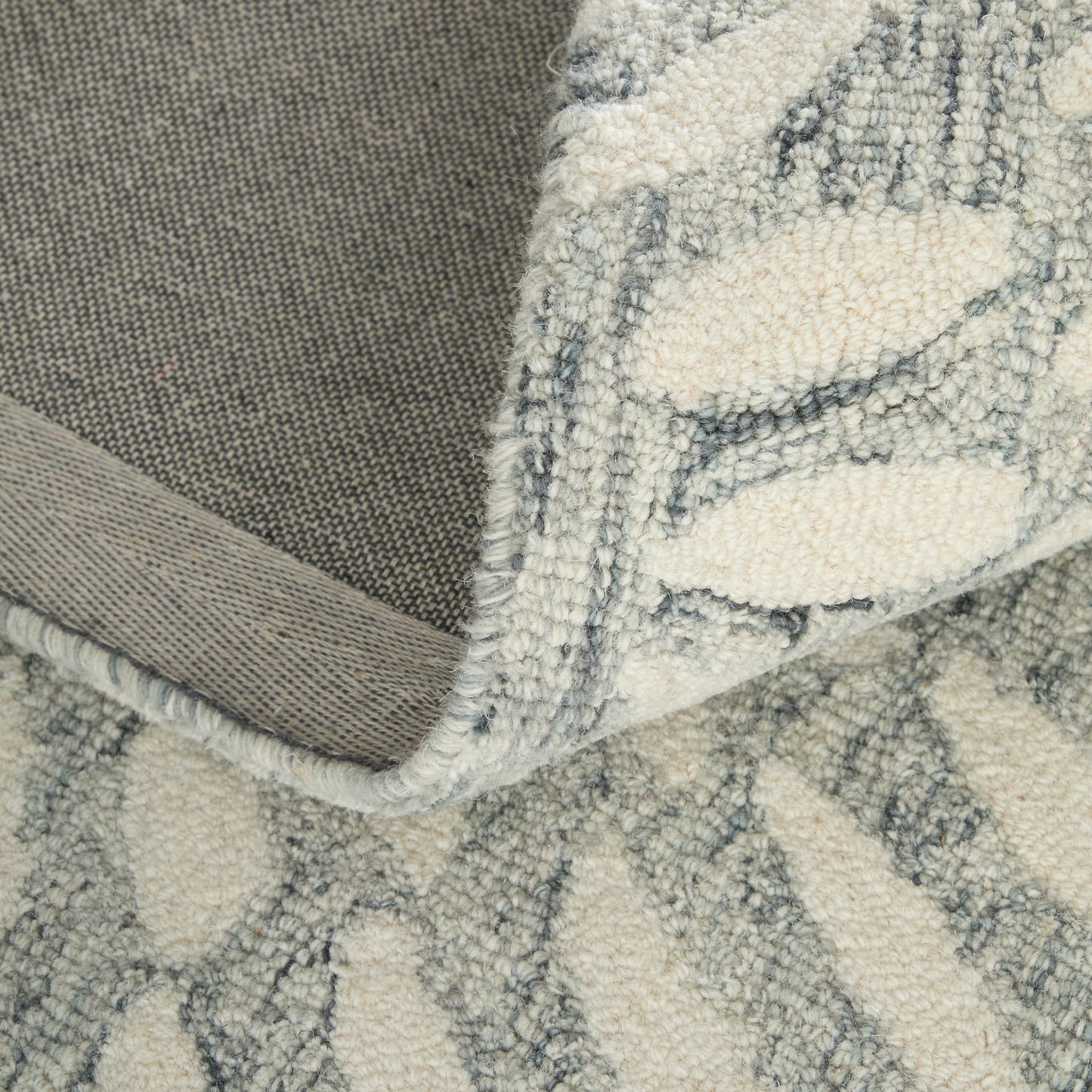 Wallace Modern/Bohemian & Eclectic Floral & Botanical Gray/Ivory - Feizy Rug