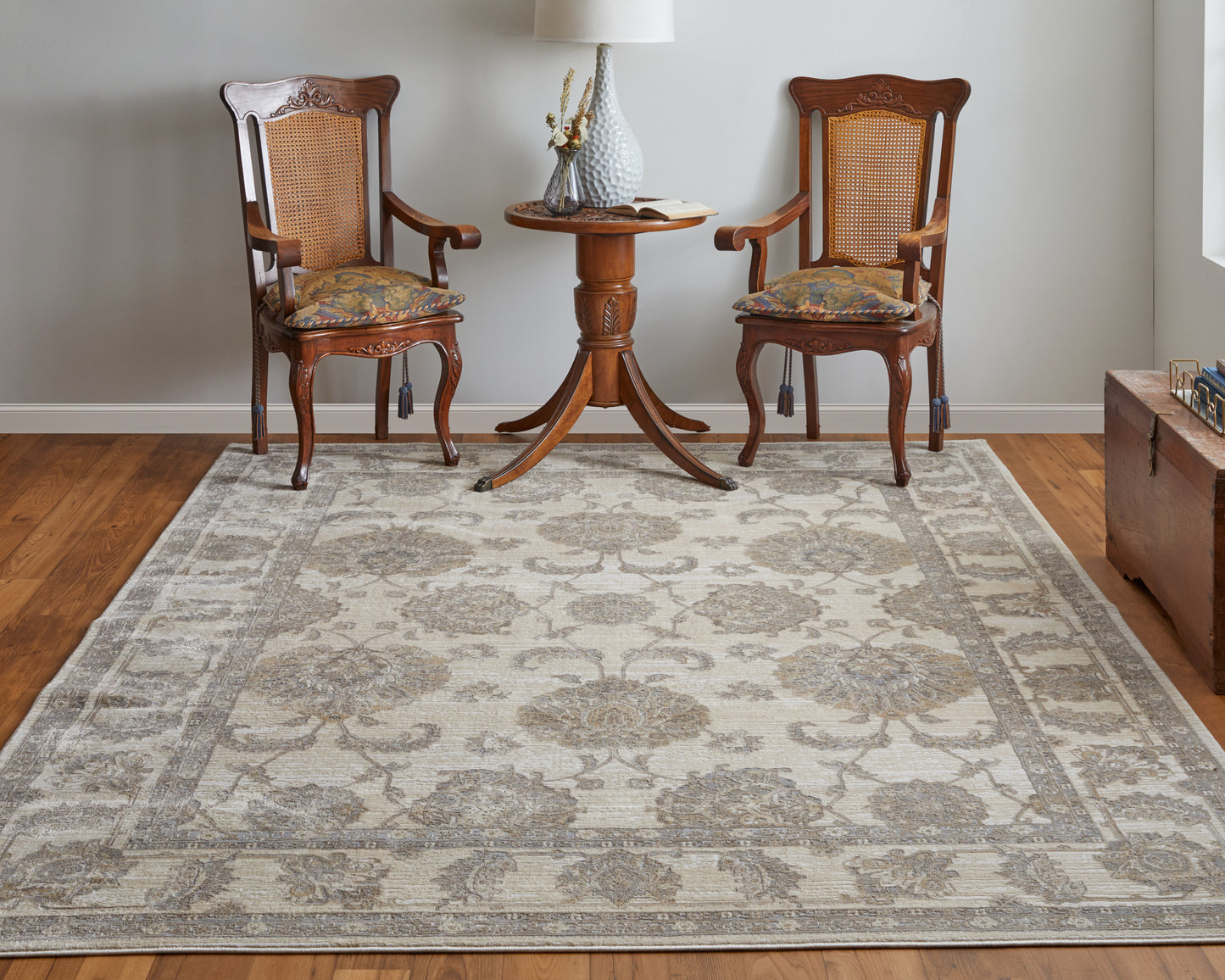 Celene Traditional/Classic/Vintage Tan/Ivory/Brown Area Rug