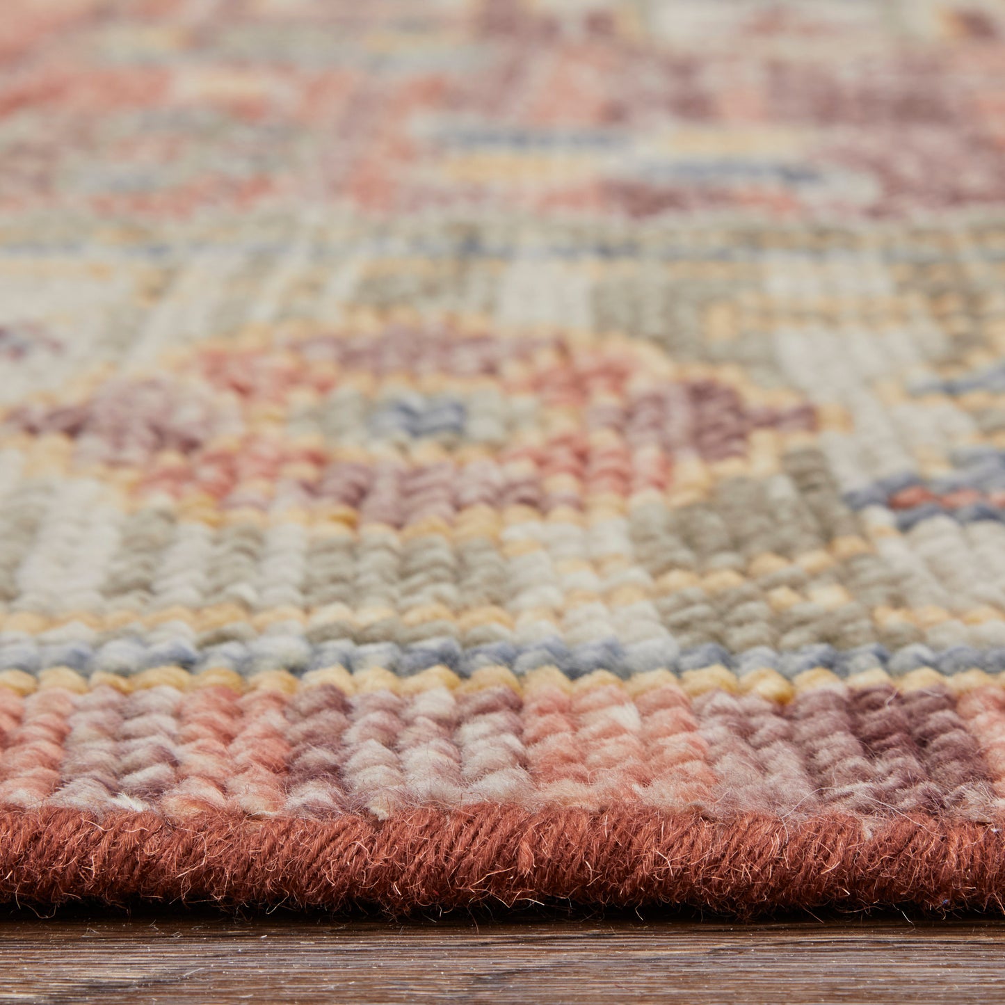 Fillmore Transitional/Global Red/Ivory/Gold Accent Rug