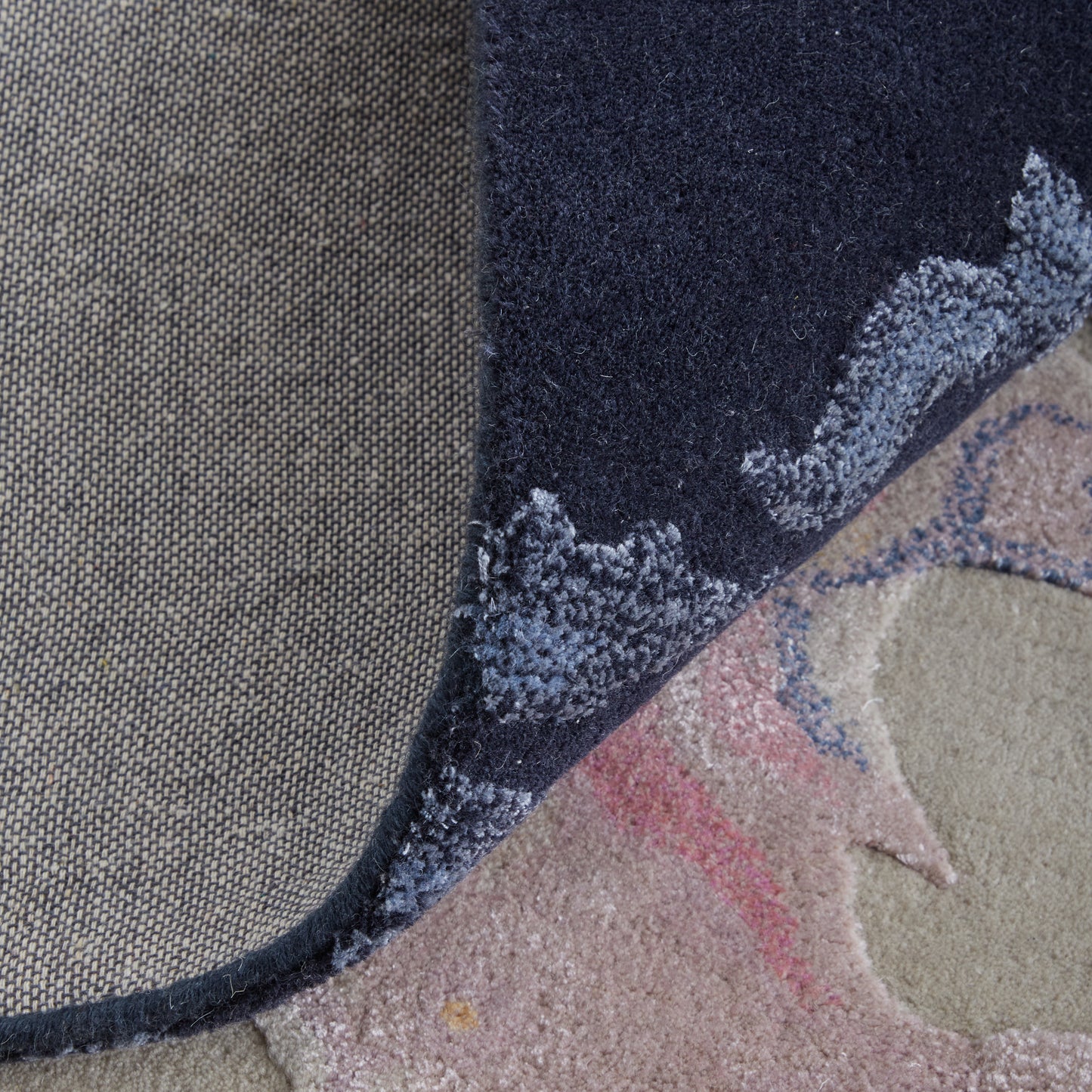 Kawai Modern/Bohemian & Eclectic Pink/Blue/Ivory Accent Rug