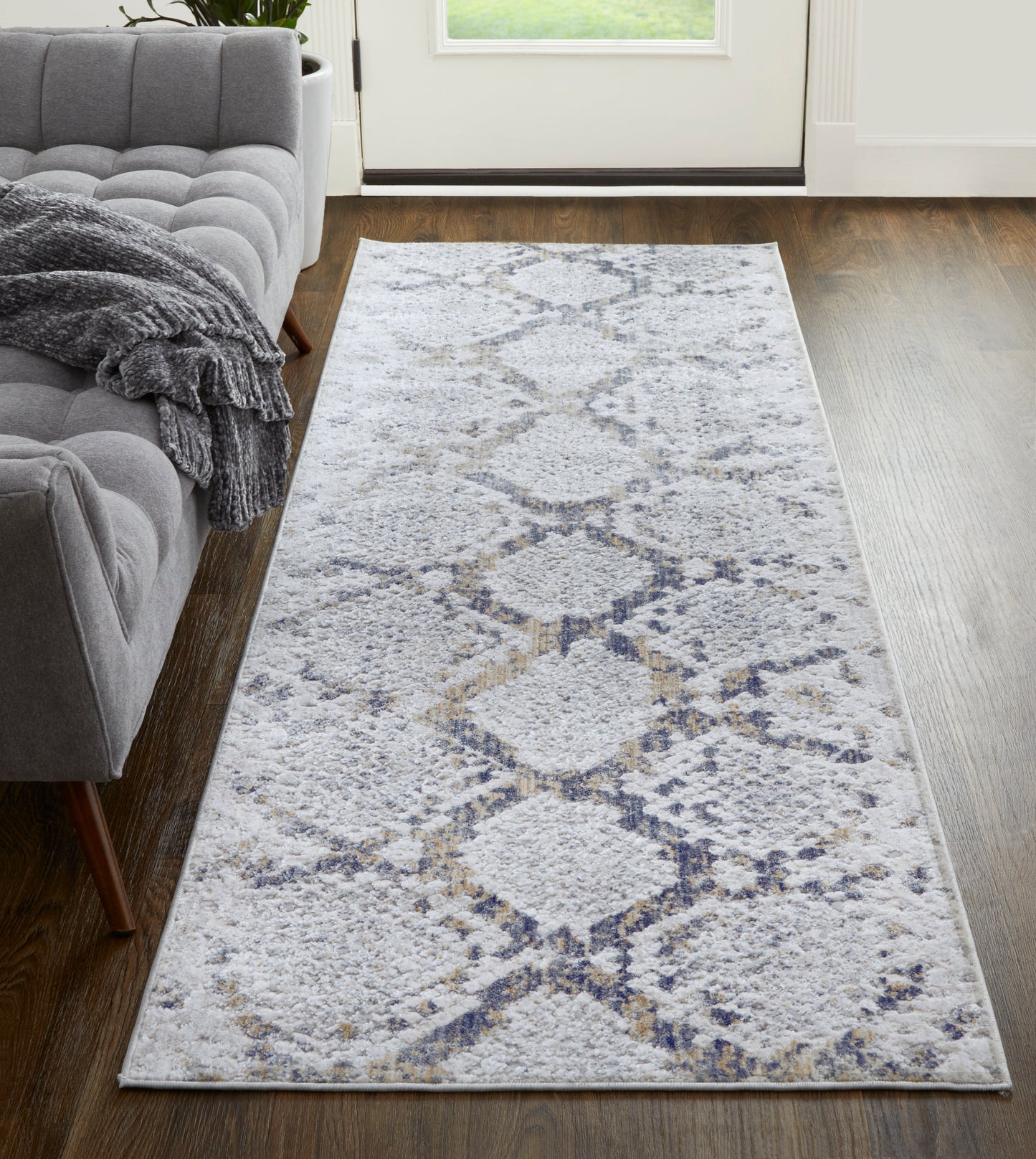Laina Transitional/Global/Farmhouse Silver/Gray/Blue Runner