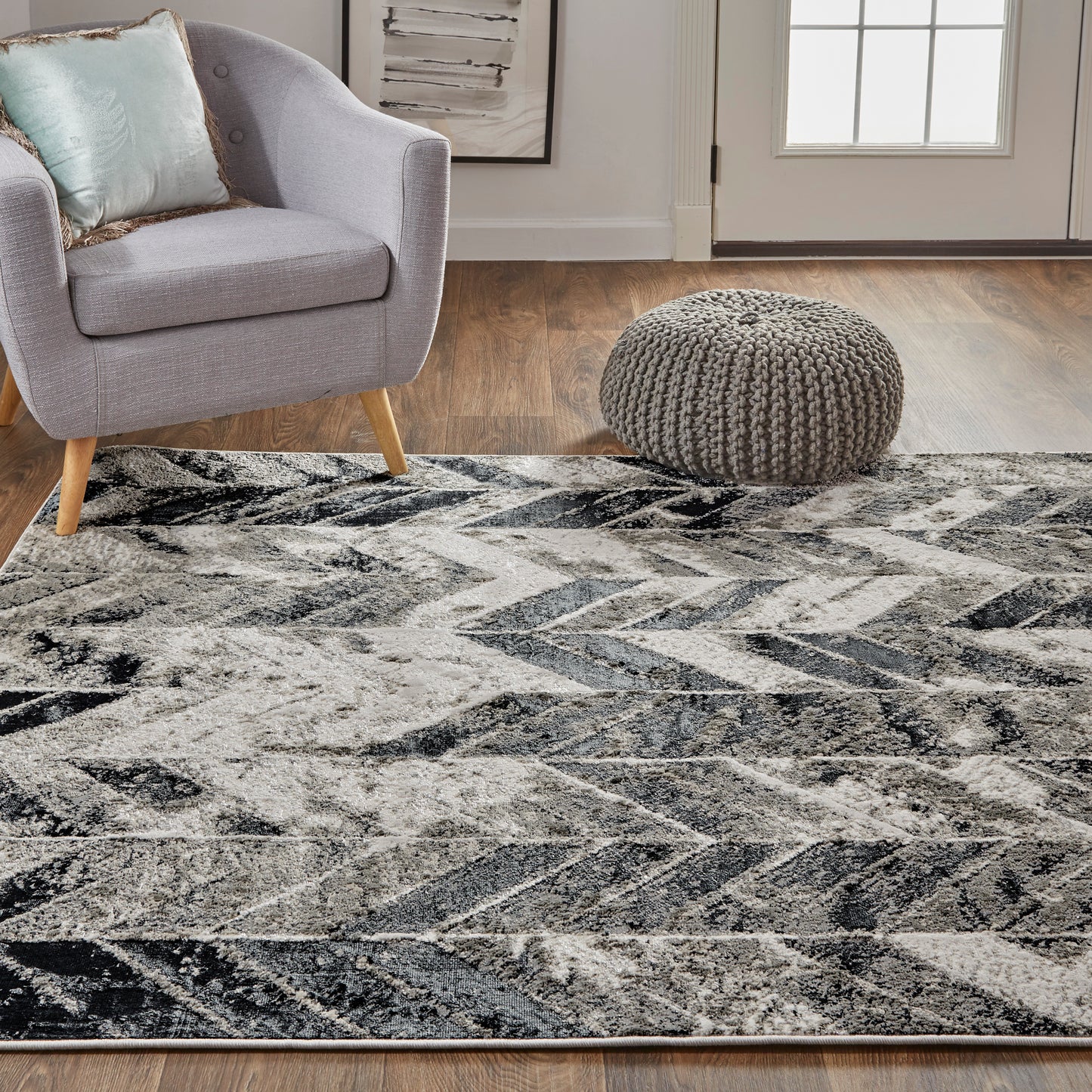Micah Modern/Industrial Black/Gray/Silver Accent Rug