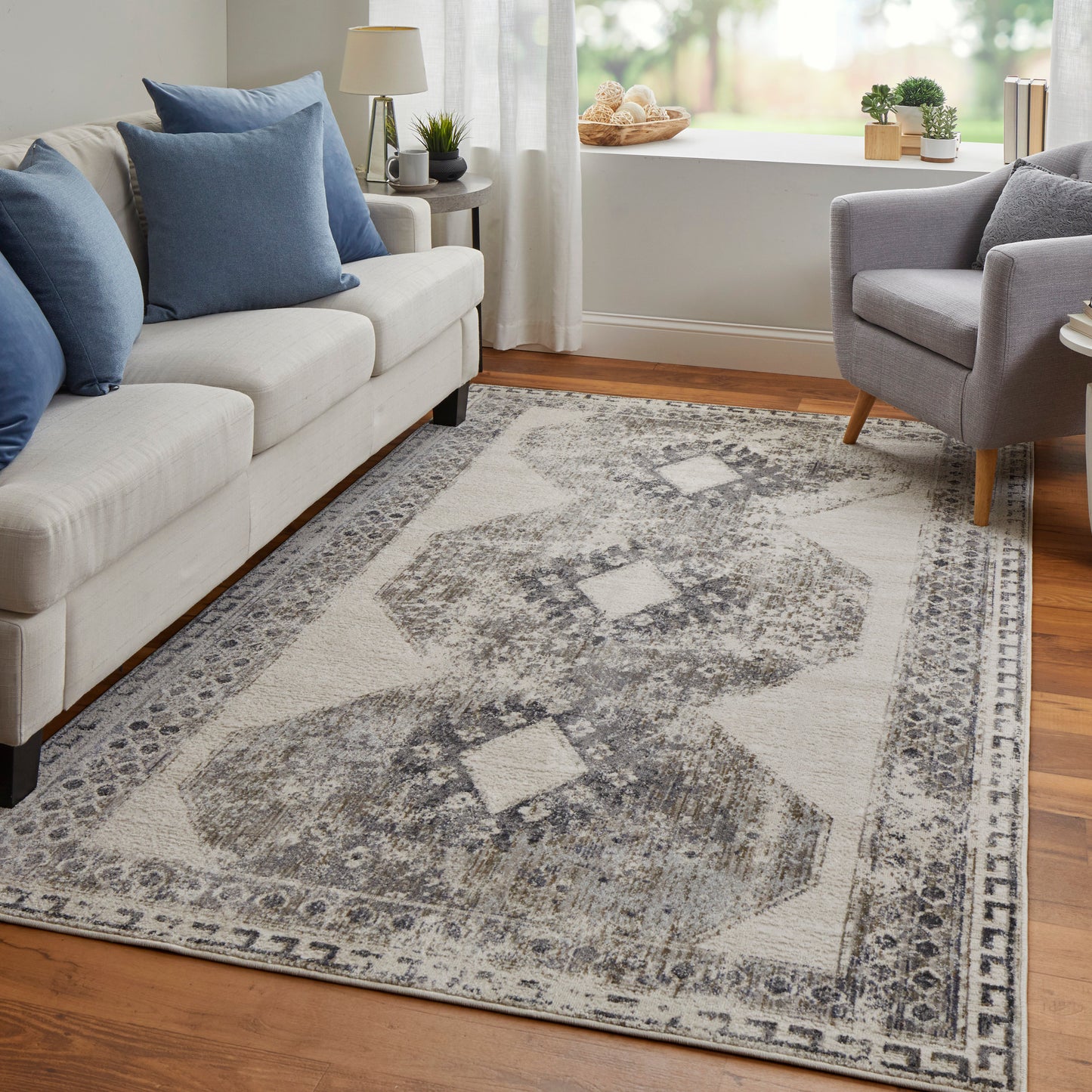 Kano Transitional/Classic/Bohemian & Eclectic Ivory/Taupe/Gray Area Rug