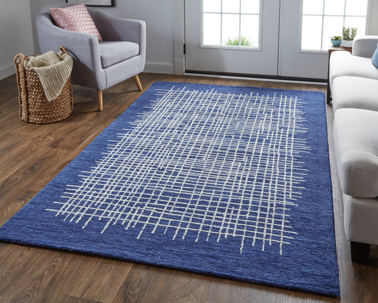 Maddox Transitional/Casual Blue/Ivory Area Rug