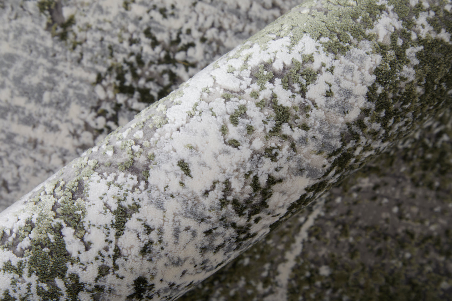 Cadiz Modern/Industrial/Global Gray/Green/Silver Accent Rug