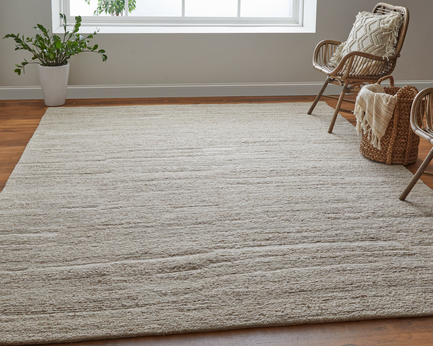 Navaro Modern/Scandinavian/Natural Ivory Accent Rug