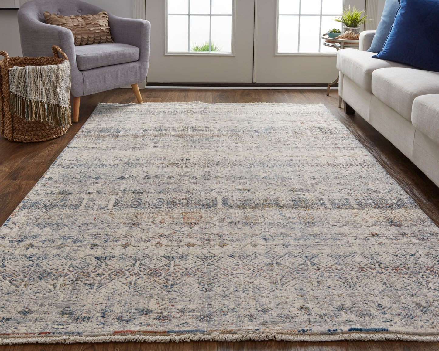 Kaia Transitional/Rustic/Farmhouse Tan/Ivory/Blue Accent Rug