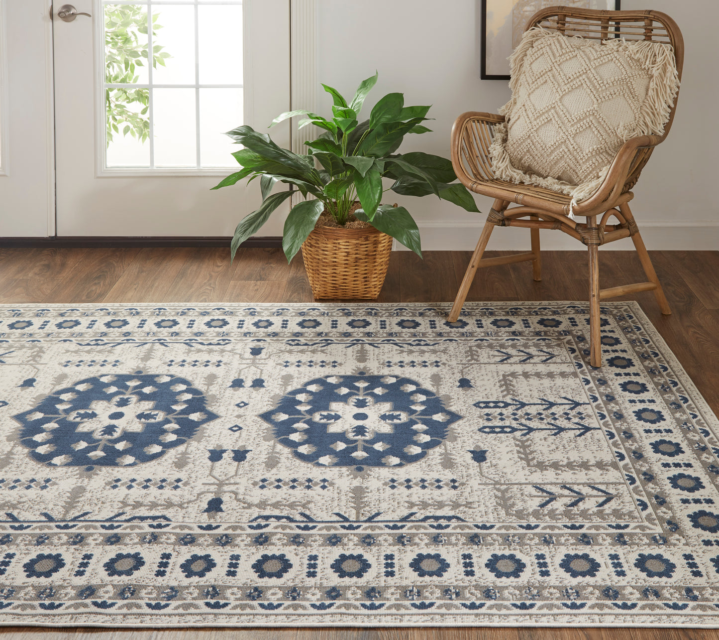 Foster Transitional/Classic/Bohemian & Eclectic Medallion/Bordered Blue/Gray/Ivory - Feizy Rug