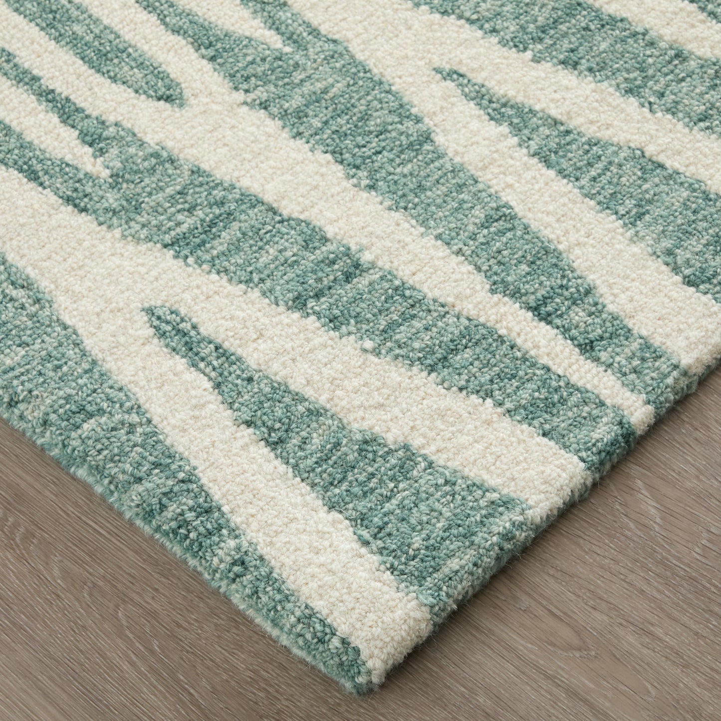 Wallace Modern/Bohemian & Eclectic/Global Chevron/Geometric Blue/White - Feizy Rug