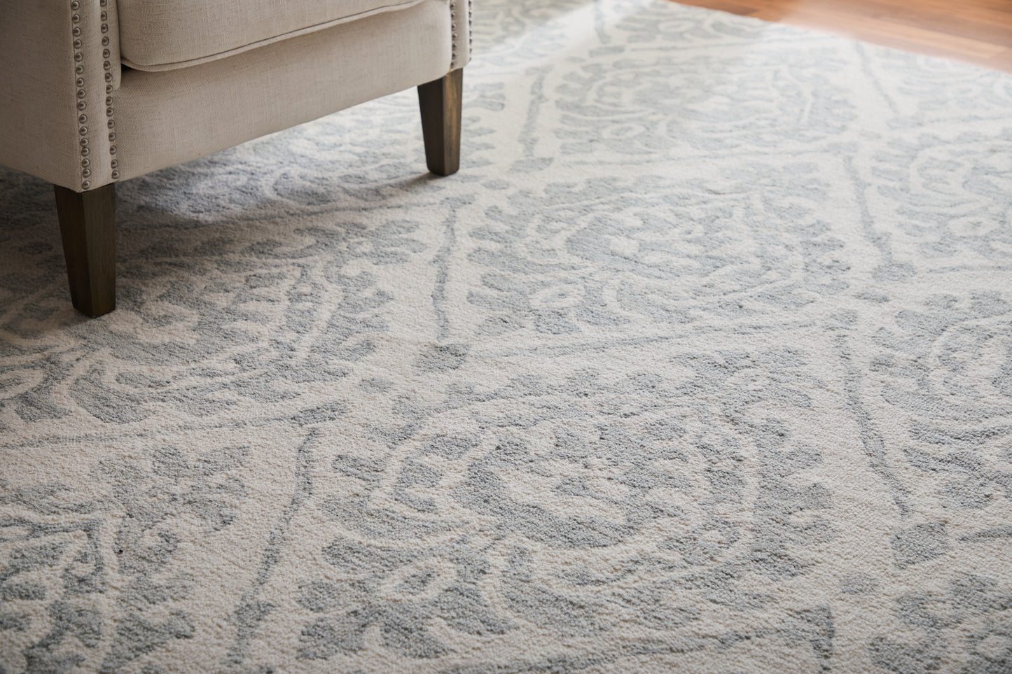 Belfort Traditional/Global Ivory/Gray Area Rug