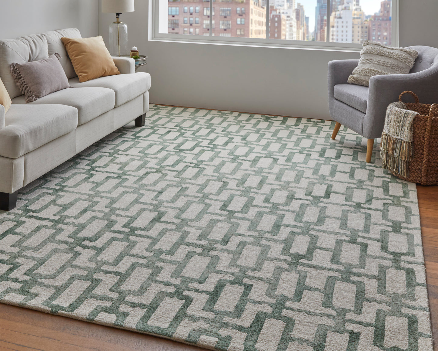 Lorrain Modern/Bohemian & Eclectic/Casual Ivory/Green Accent Rug