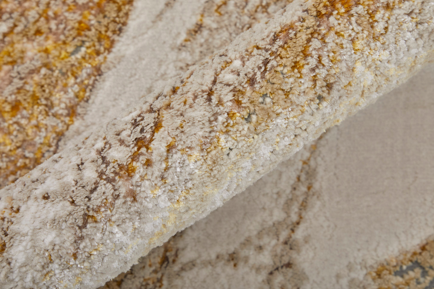 Aura Modern/Industrial/Casual Ivory/Taupe/Gold Accent Rug