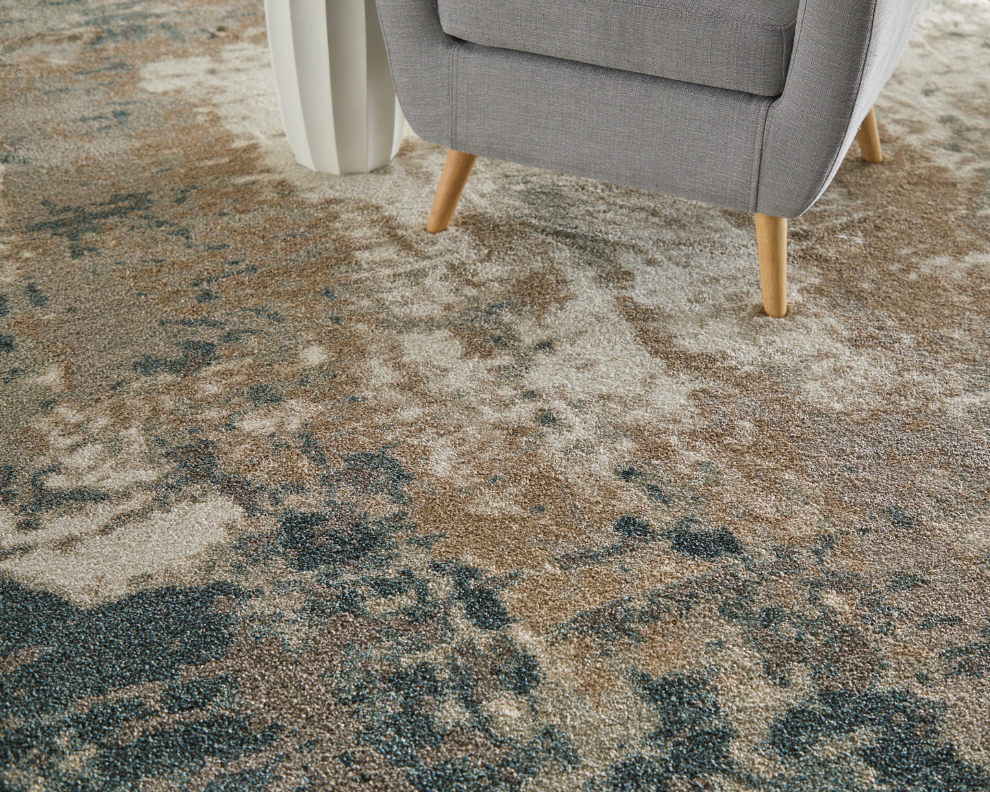 Richmond Modern/Industrial Abstract/Distressed Gray/White/Blue - Feizy Rug