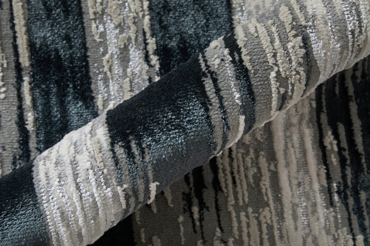 Micah Modern/Industrial Black/Silver/Gray Accent Rug