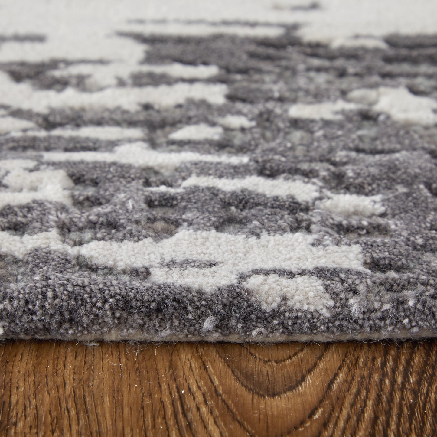 Zarah Modern/Bohemian & Eclectic Ivory/Gray/Blue Area Rug