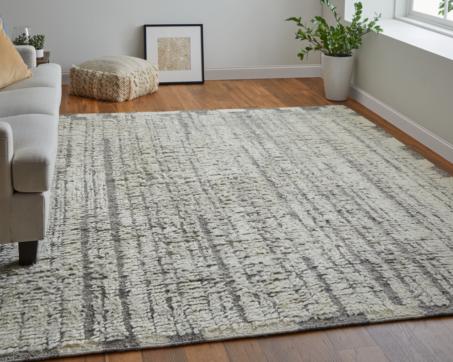 Ashby Transitional/Casual Ivory/Gray Area Rug