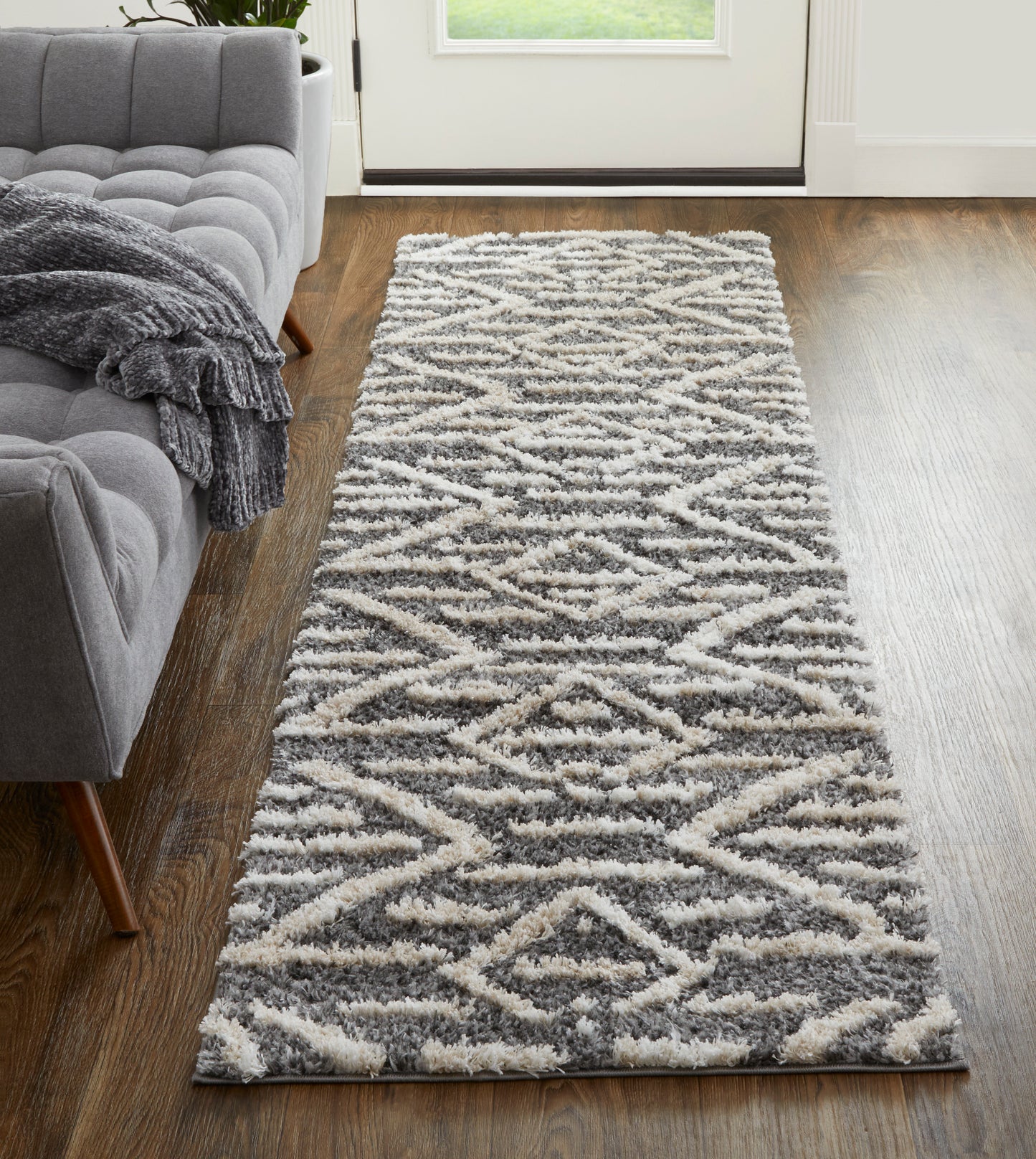 Mynka Transitional/Bohemian & Eclectic/Farmhouse Diamond/Geometric Gray/Ivory - Feizy Rug