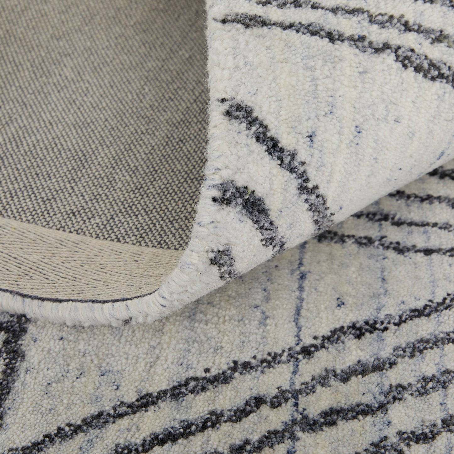 Whitton Modern/Industrial/Casual Ivory/Black Accent Rug