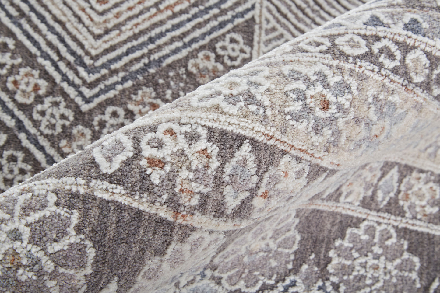 Francisco Transitional/Southwestern/Mid-Century Modern Medallion/Geometric/Distressed Ivory/Gray - Feizy Rug