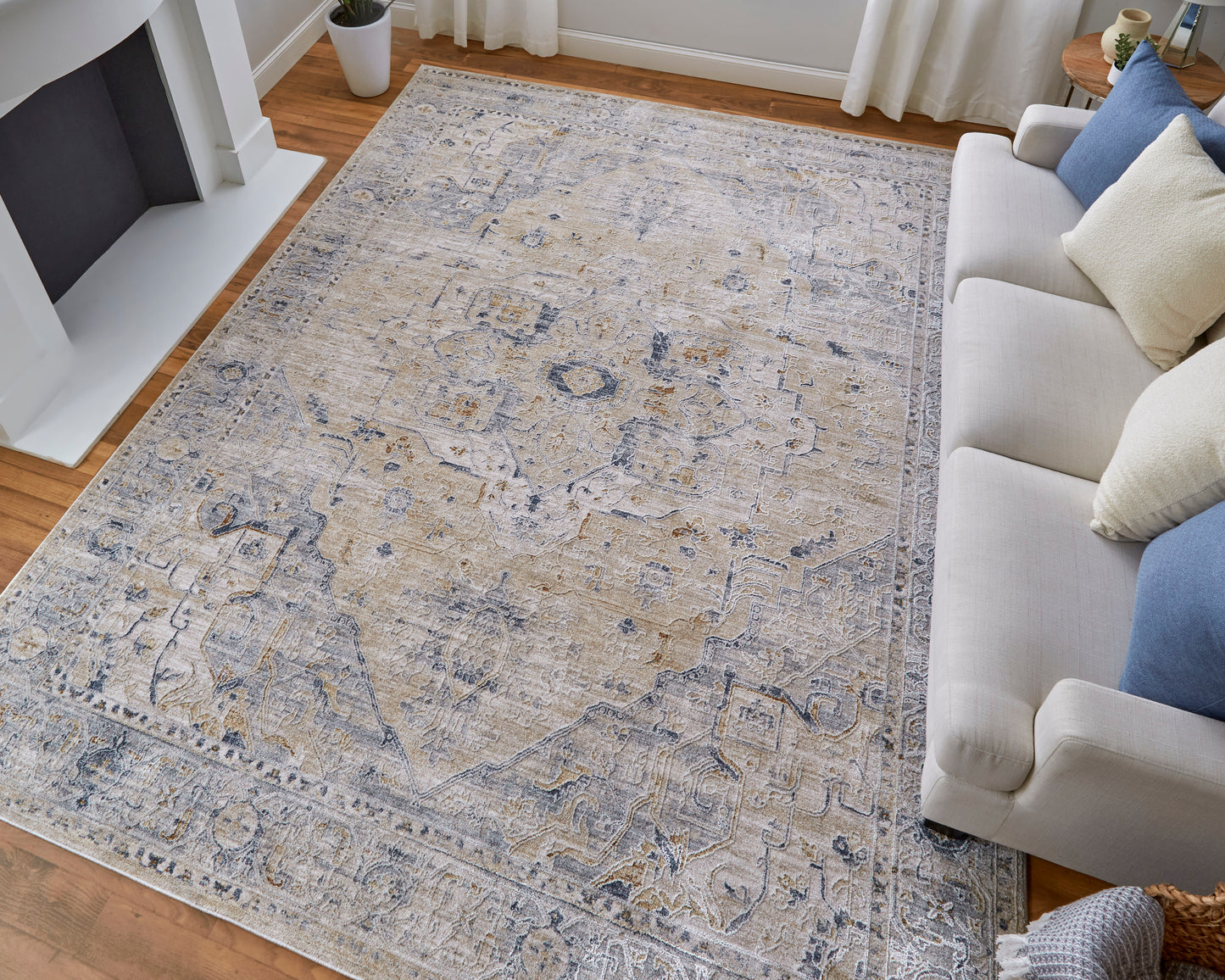 Pasha Transitional/Bohemian & Eclectic/Global Ivory/Taupe/Blue Area Rug