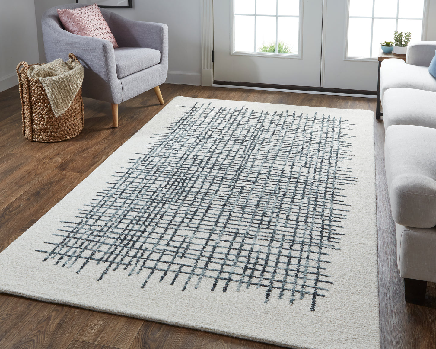 Maddox Transitional/Casual Ivory/Gray/Black Accent Rug