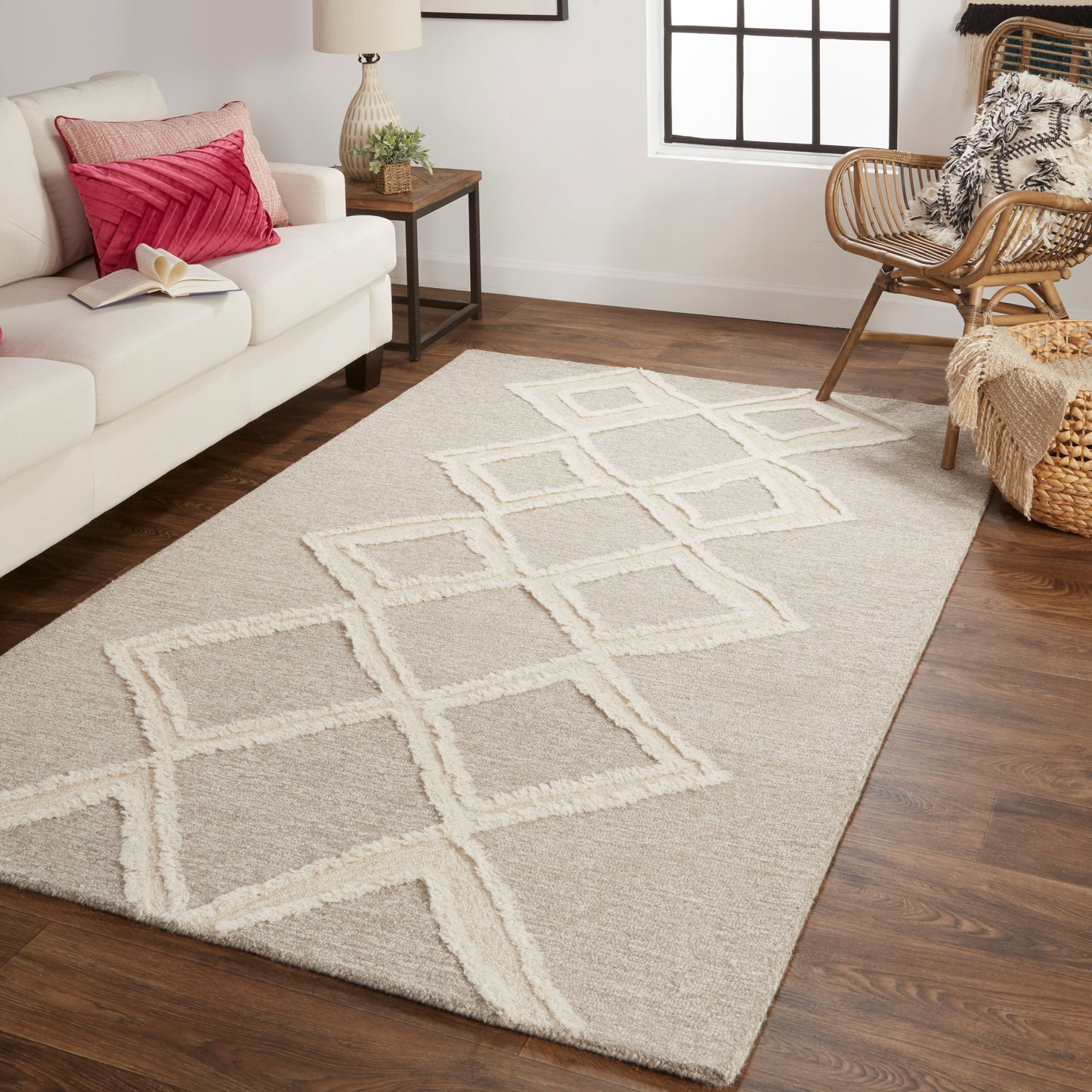 Anica Transitional/Bohemian & Eclectic/Natural Geometric/Diamond/Moroccan Gray/Ivory - Feizy Rug