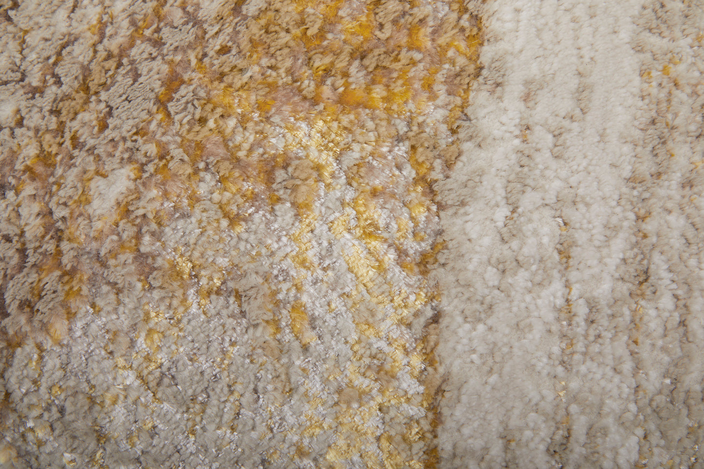 Aura Modern/Industrial/Casual Ivory/Taupe/Gold Accent Rug