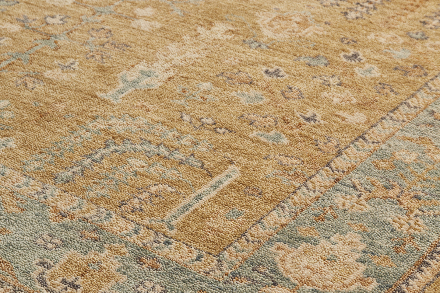 Carrington Traditional/Vintage/Bohemian & Eclectic Gold/Blue/Gray Accent Rug