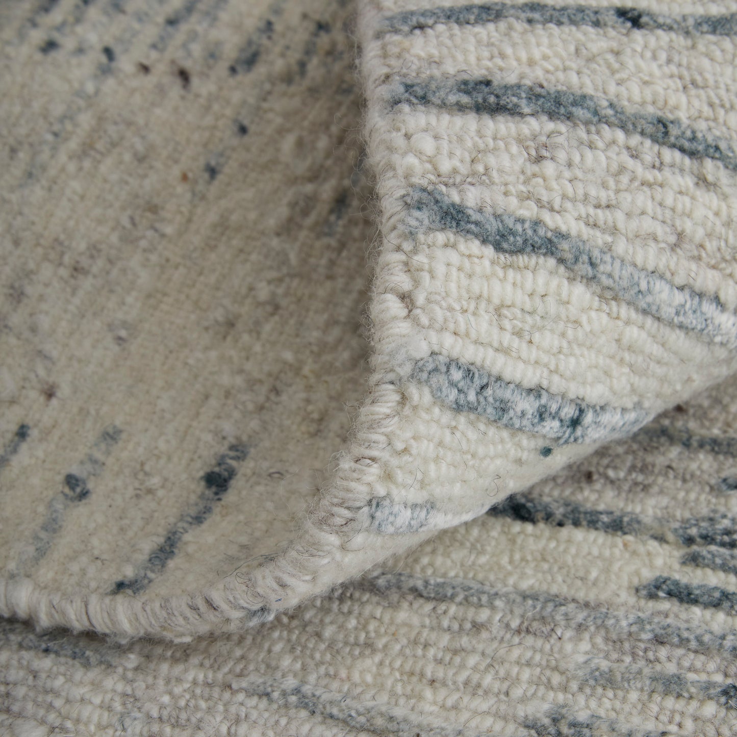 Brighton Modern/Industrial/Global Ivory/Blue/Gray Accent Rug