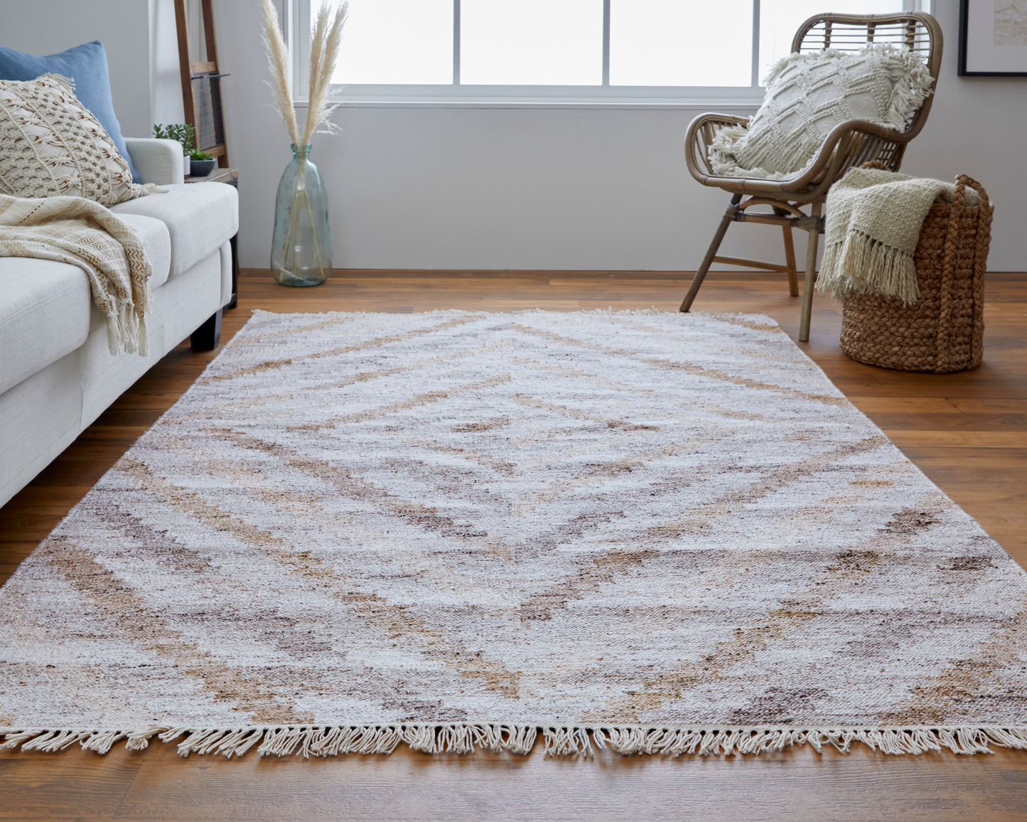 Beckett Transitional/Farmhouse/Bohemian & Eclectic Geometric/Diamond Ivory/Gray/Tan - Feizy Rug